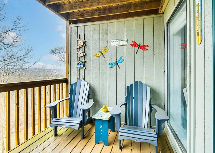 Inviting Branson West Condo With Pool Access