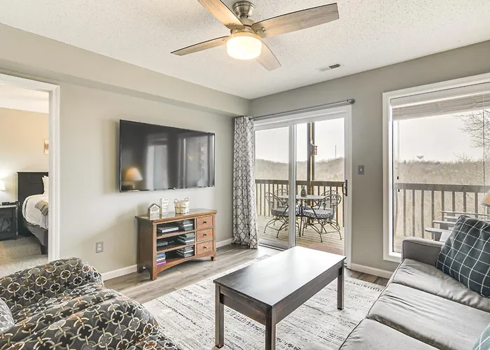 Inviting Branson West Condo With Pool Access