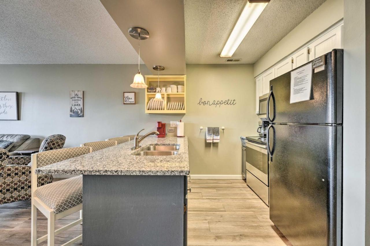 Apartment Inviting With Pool Access *