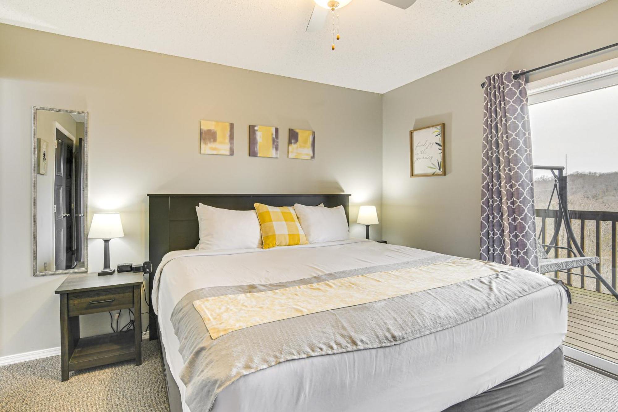Inviting With Pool Access * Branson West