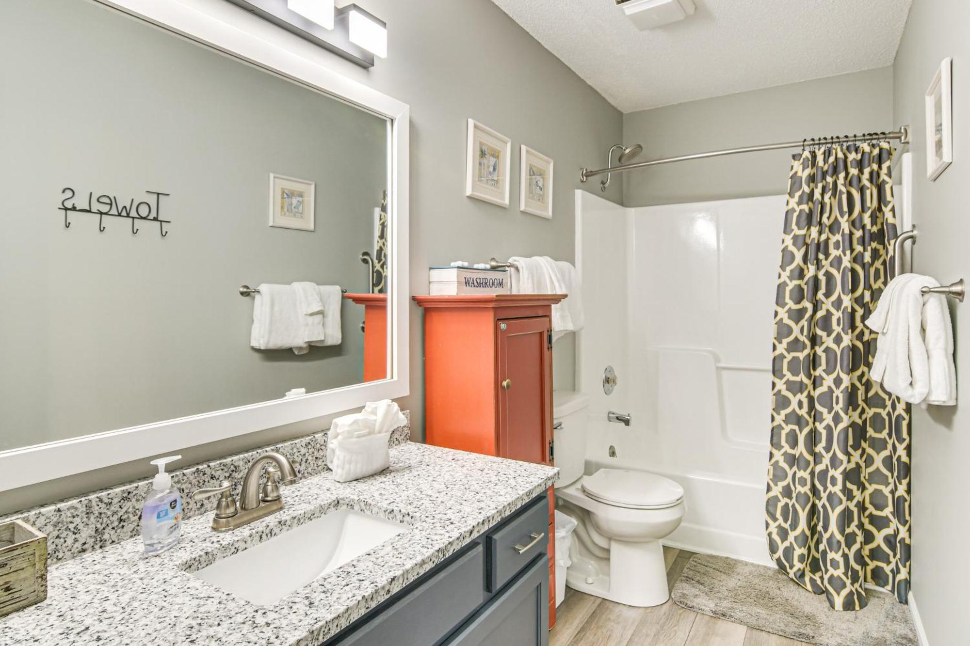 Inviting With Pool Access Apartment Branson West