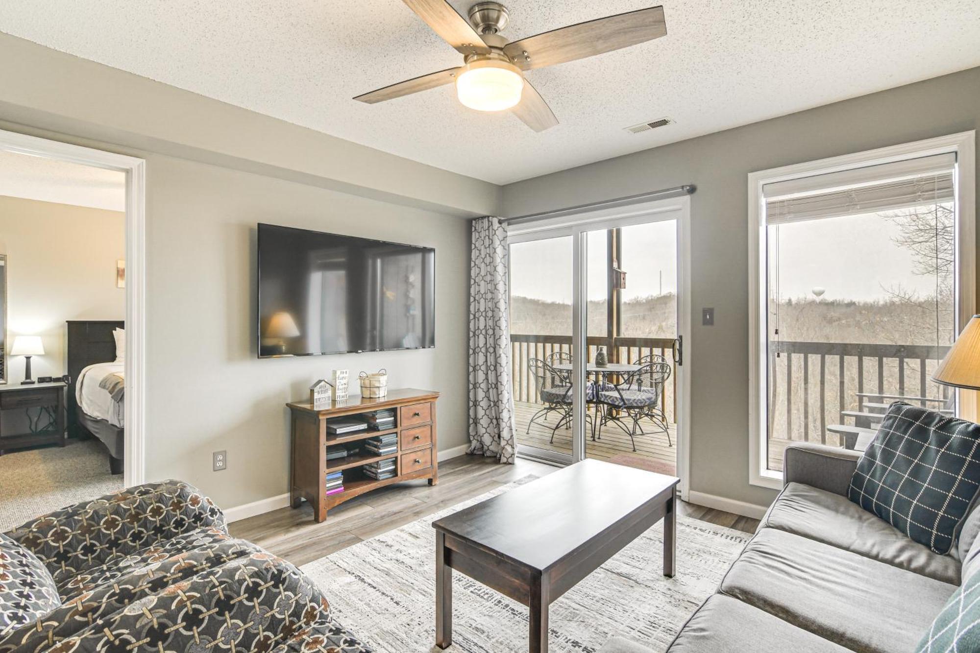 Apartment Inviting With Pool Access *