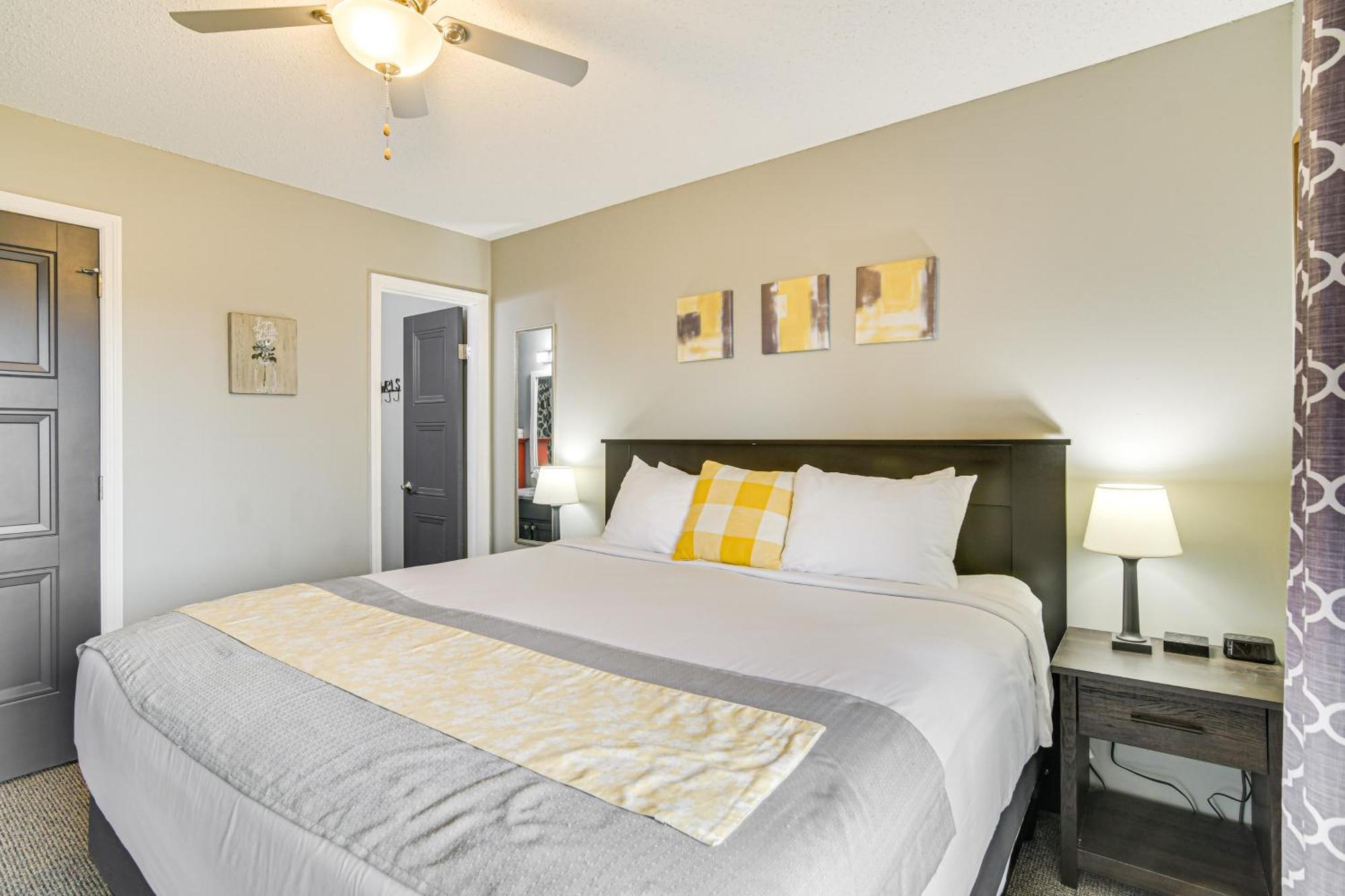 Inviting With Pool Access * Branson West